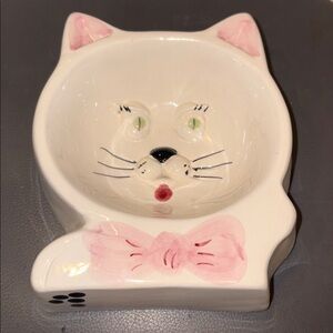Adorable Ceramic Cat-Shaped Pet Bowl with 3-D Eyes and Nose and Painted Pink Bow